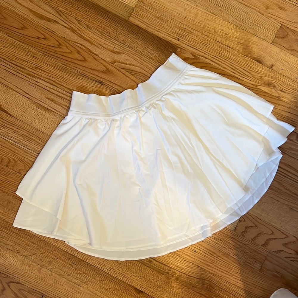 Lululemon white skirt